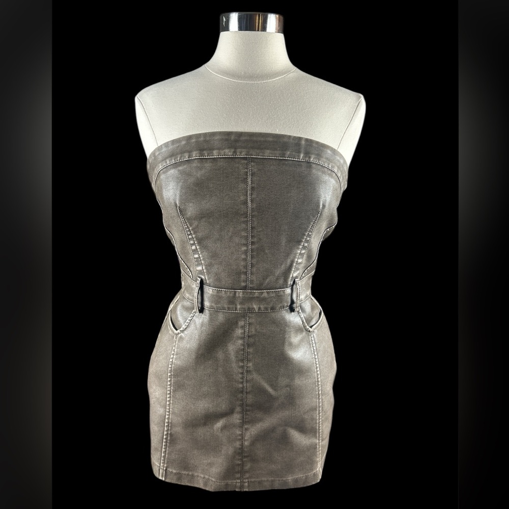 Pretty Little Thing Petite Washed Faux Leather Mini Dress NWT - Picture 3 of 6